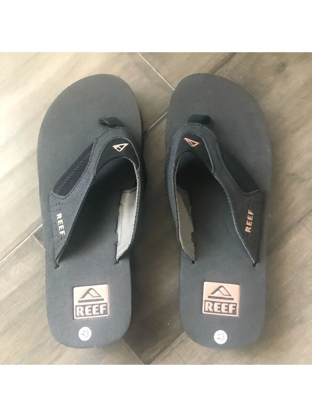 Men’s Reef Flip Flop Sandals - Size 10